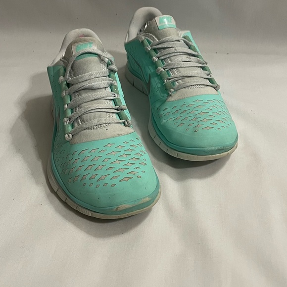 Nike shoes - Picture 2 of 6